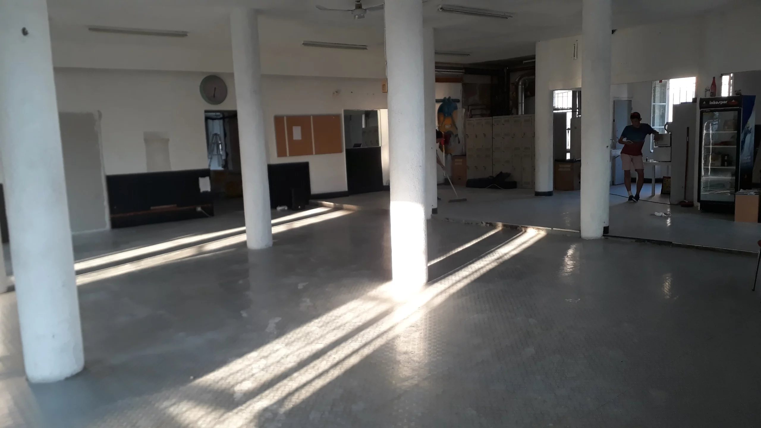 Salle polyvalente au début des travaux