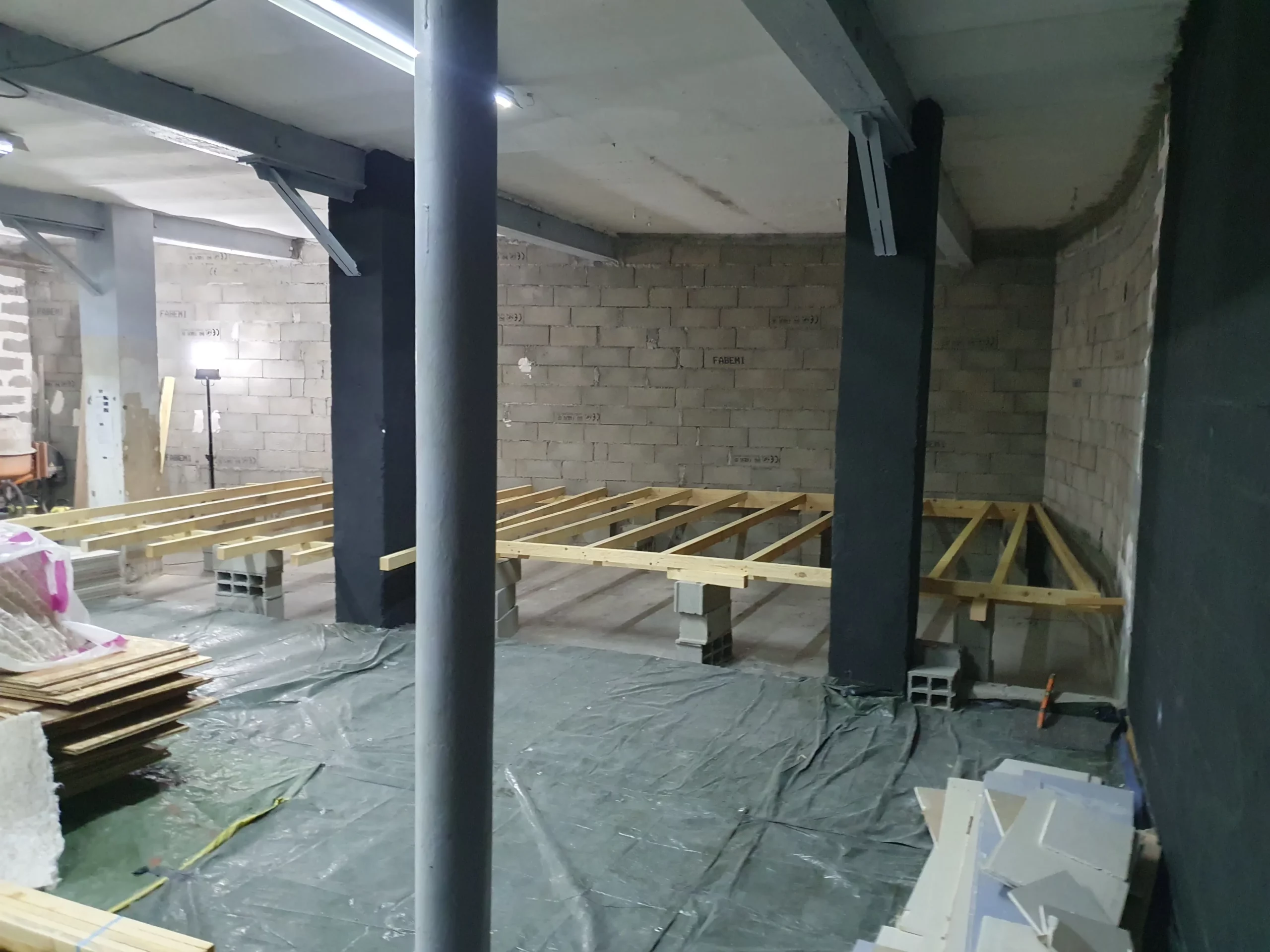 Travaux dans la salle des machines de la Baj'Art