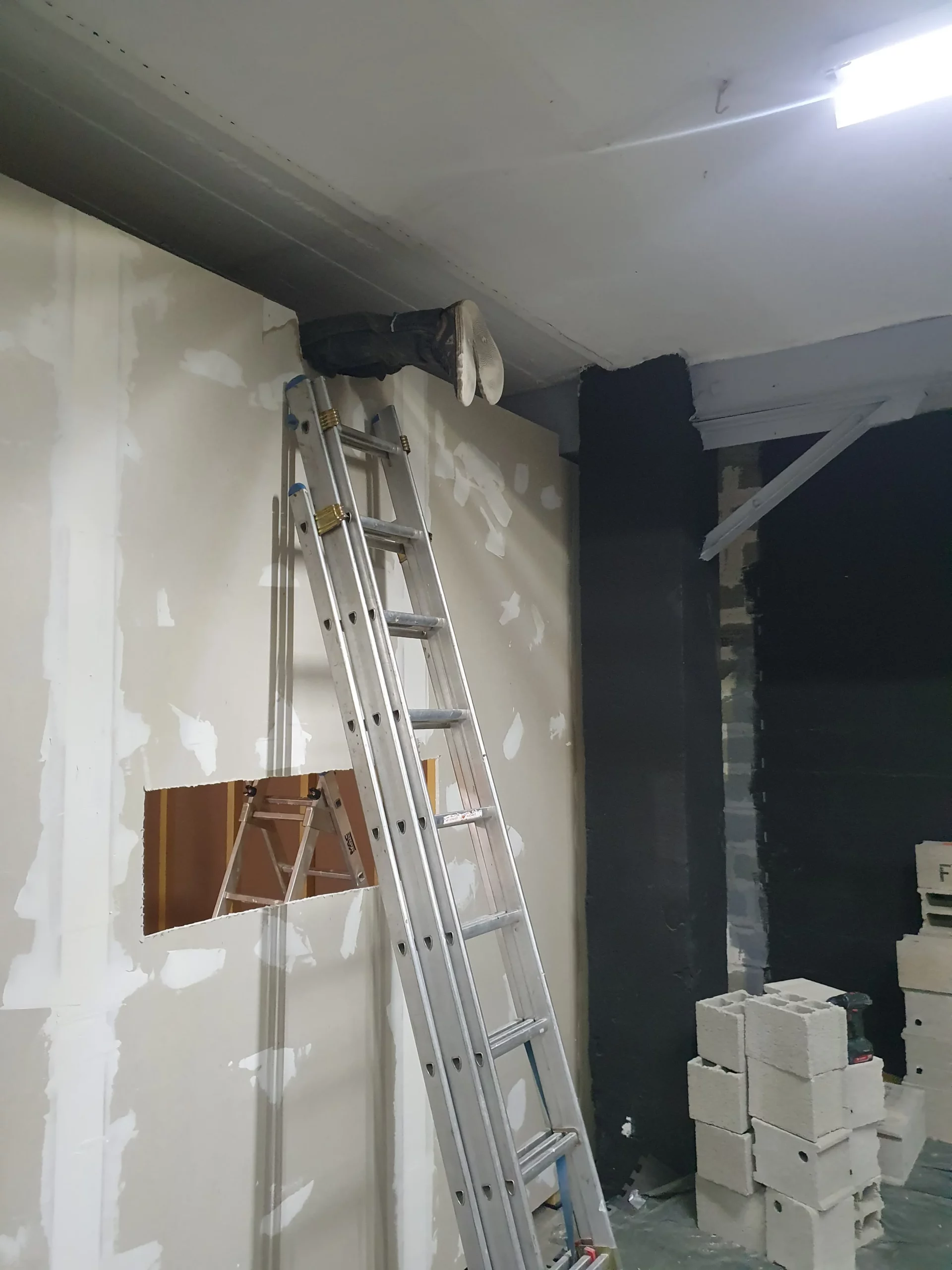 Travaux dans la salle des machines de la Baj'Art